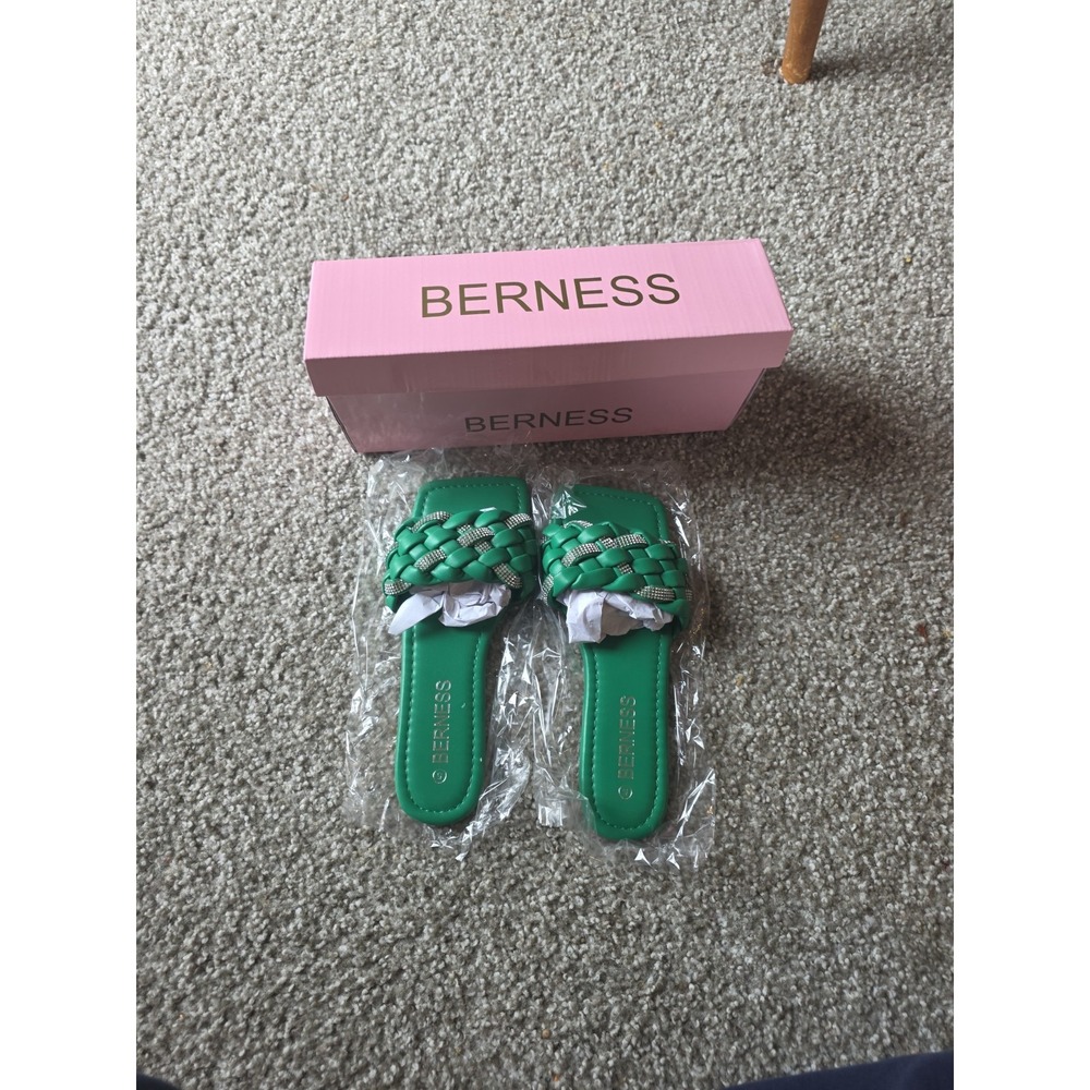 Berness Ella Women's Green Braided Rhinestone Slide Sandals - Size 5- New in Box